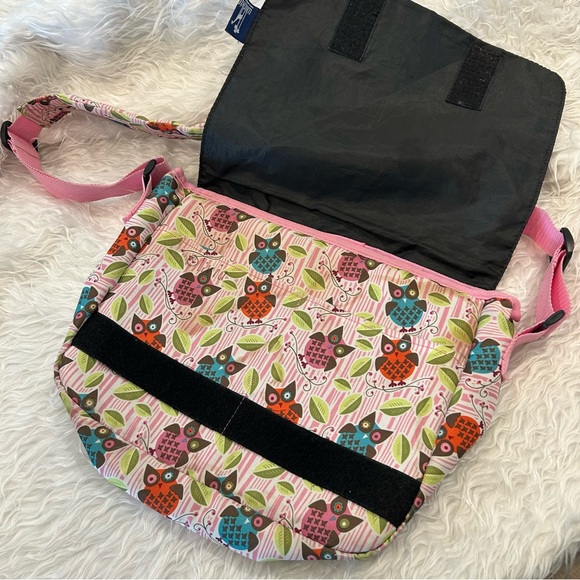 Wildkin Whimsical Owl Messenger Bag Tote Flap Close 5 Pockets Adjustable Strap - Picture 4 of 10